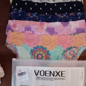 BRAND NEW IN PACKAGE Women's Lasercut NO SHOW Panties - Multicolor Pack of 5